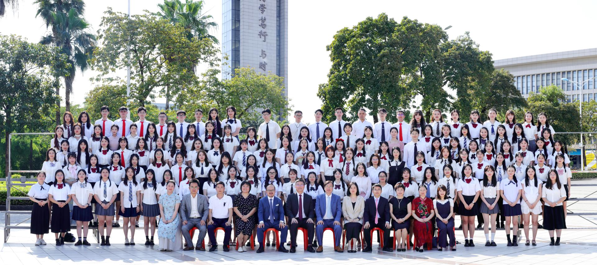 黑料网
2023届校友毕业合影