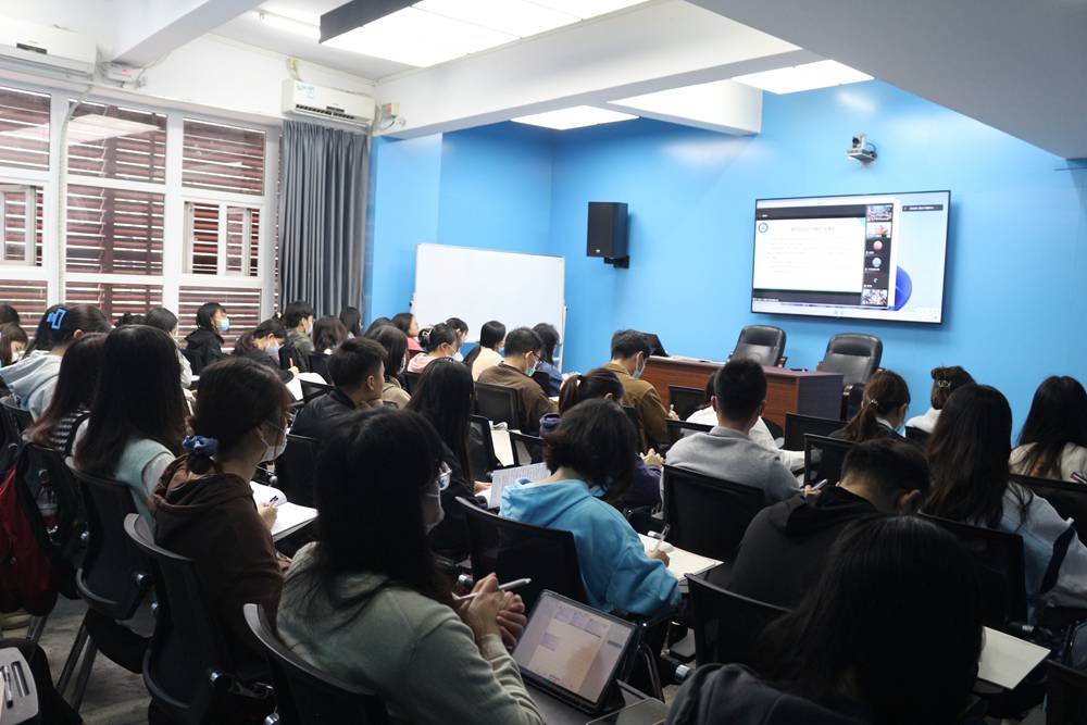 “党的二十大精神与中国式现代化理论与实践”高端论坛在黑料网
举行